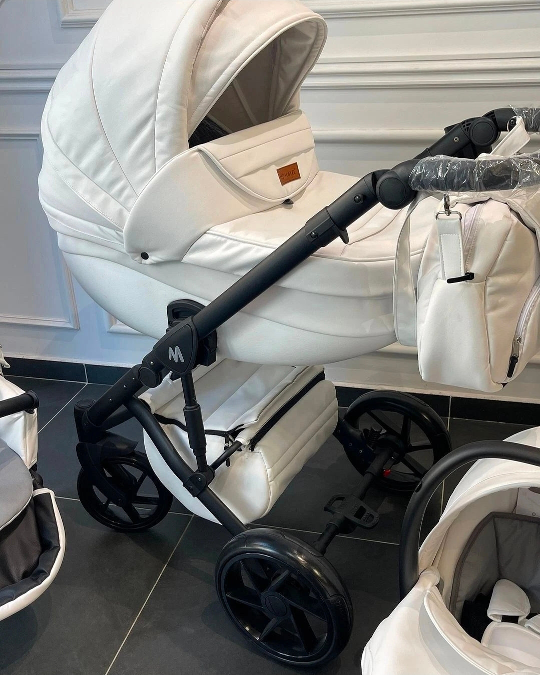 MOMMO AAA Kinderwagen 3in1 Öko-Leder – Cosmo I-Size-Sitz