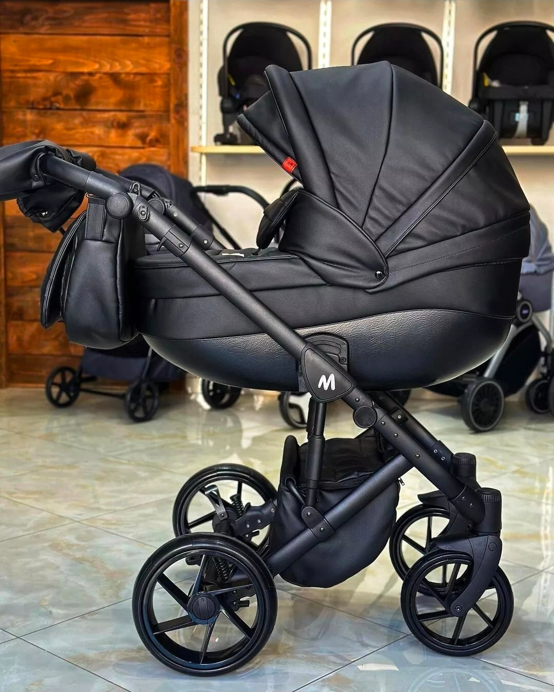 MOMMO AAA Kinderwagen 3in1 Öko-Leder – Cosmo I-Size-Sitz