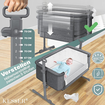 KESSER® Zustellbett Hubi 3in1 Baby Beistellbett Reisebett Babybett mit weich Matratze, mit Rollen Kinderbett, 5-Fach Höhenverstellung, Faltbare Seitenwand für Zuhause und Unterwegs, Dunkelgrau