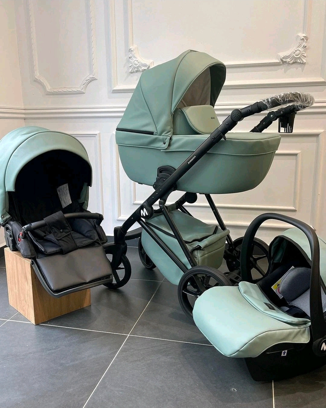 MOMMO HARMONY Kinderwagen 2in1/3in1/4in1 Öko-Leder – Cosmo I-Size-Sitz
